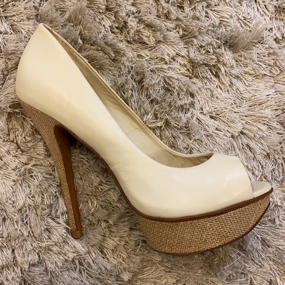 Heels - Picture 8 of 9